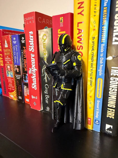 Sci-Fi Soldier Bookend – Futuristic Armored Trooper Reading Figurine for Bookshelf Decor & Gamer Gift