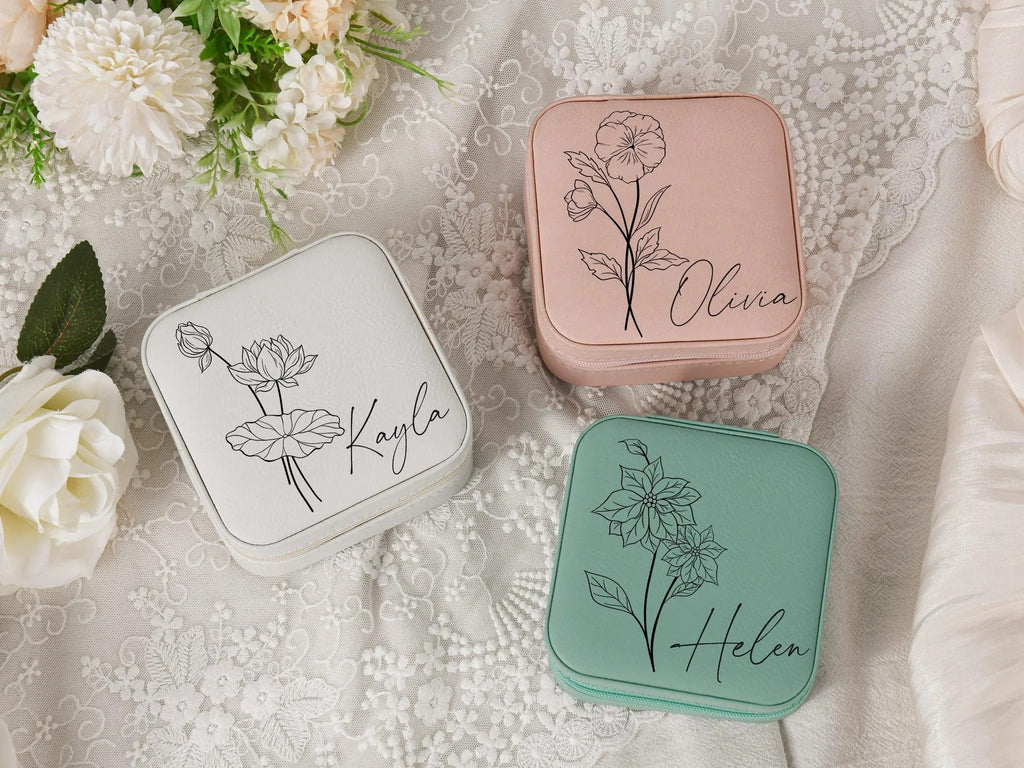 Engraved Leather Jewelry box,Bridesmaid Jewelry box,Personalized travel jewelry box,Leather Jewelry Travel Box,Travel Jewelry Case with Name