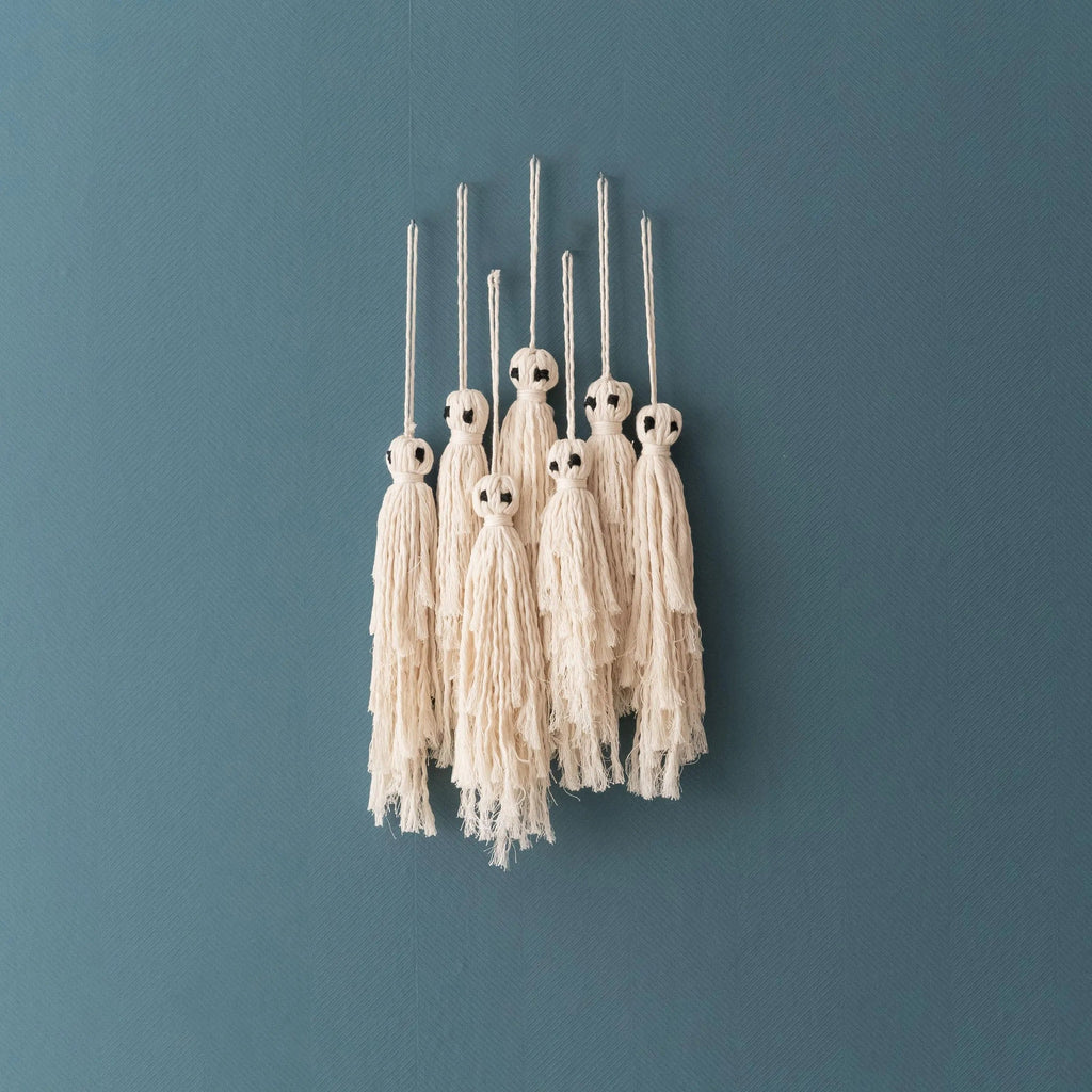 Macrame Ghost, Halloween Decor, Halloween Macrame, Goth Wall Hanging, Halloween Wall Decor, Macrame Gifts, Halloween Ghosts, Home Decor V82